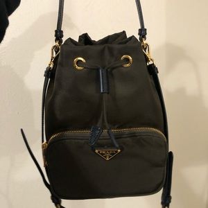 🌟{PRADA} Dark Green Nylon bucket Bag🌟